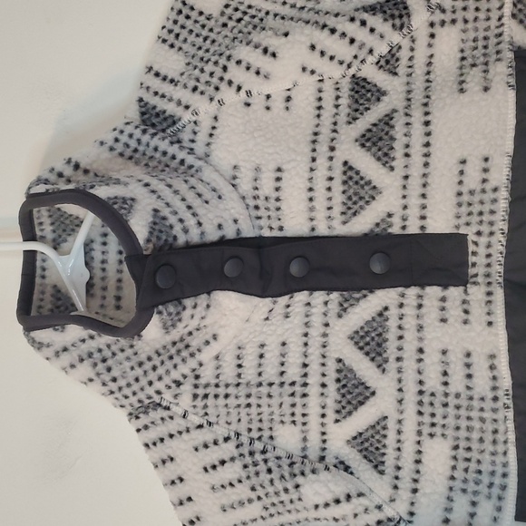 Carhartt Womens Malt Geo Aztec Fleece Pullover Size Small White Grey Cozy Warm - Picture 8 of 16